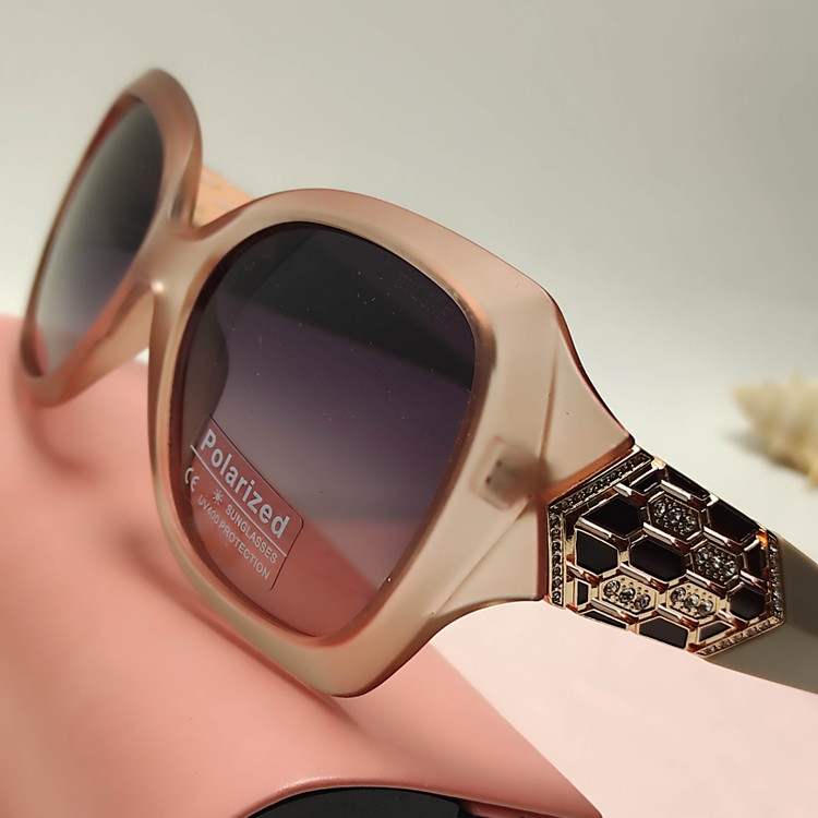 عینک افتابی زنانه پلاریزه BVLGARI کد 88147