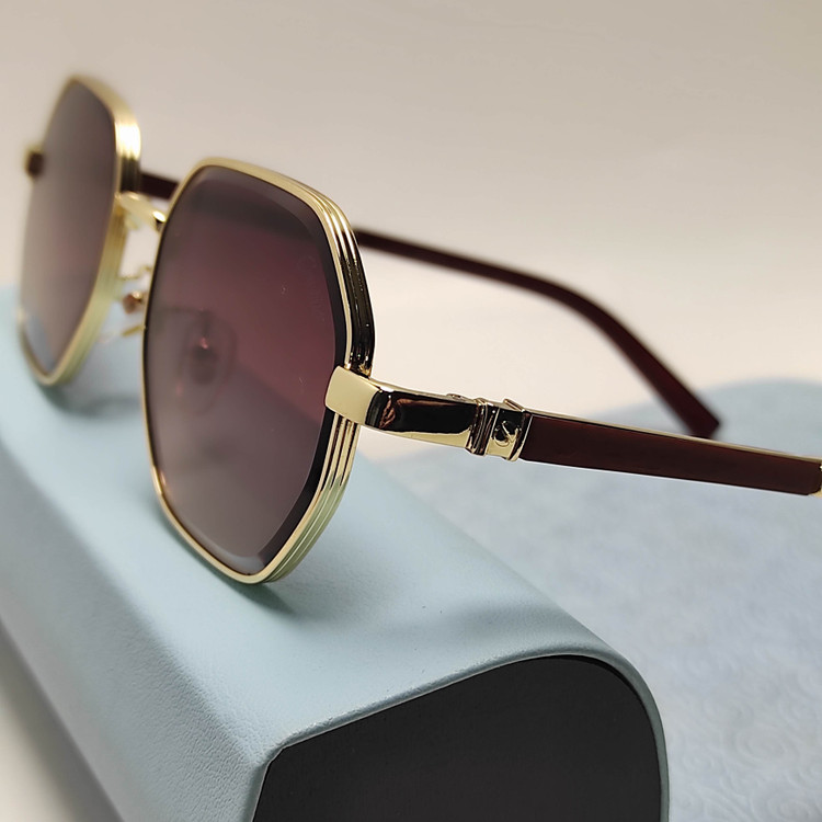 عینک افتابی زنانه فشن cartier 2703