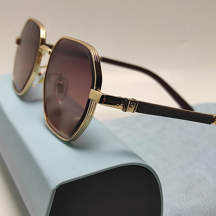 عینک افتابی زنانه فشن cartier 2703