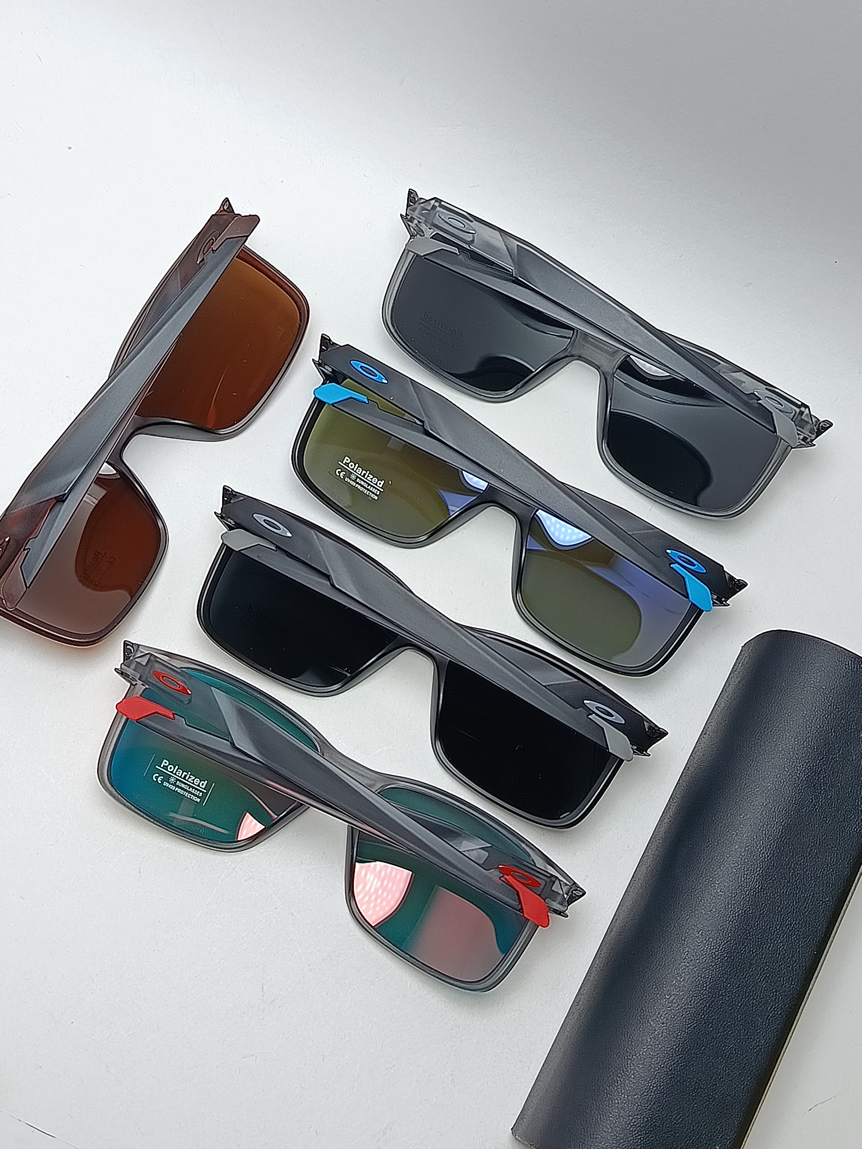 عینک ورزشی کائوچو پلاریزه Oakley مدل 25673
